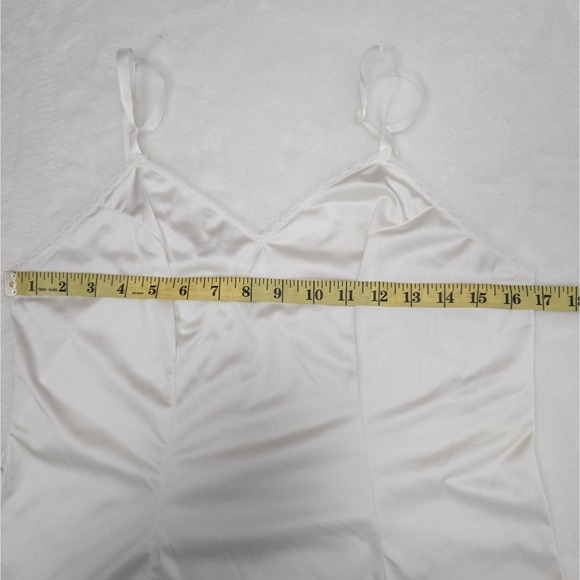 Vintage Vanity Fair White Nylon Camisole - Lace Trim‎ Slip Tank - Picture 6 of 6
